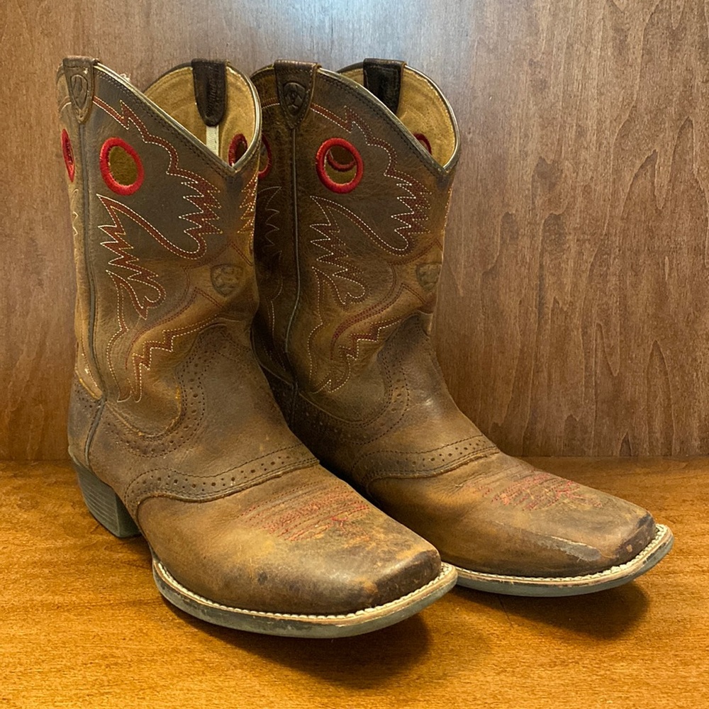 Boys square toe Ariat boots